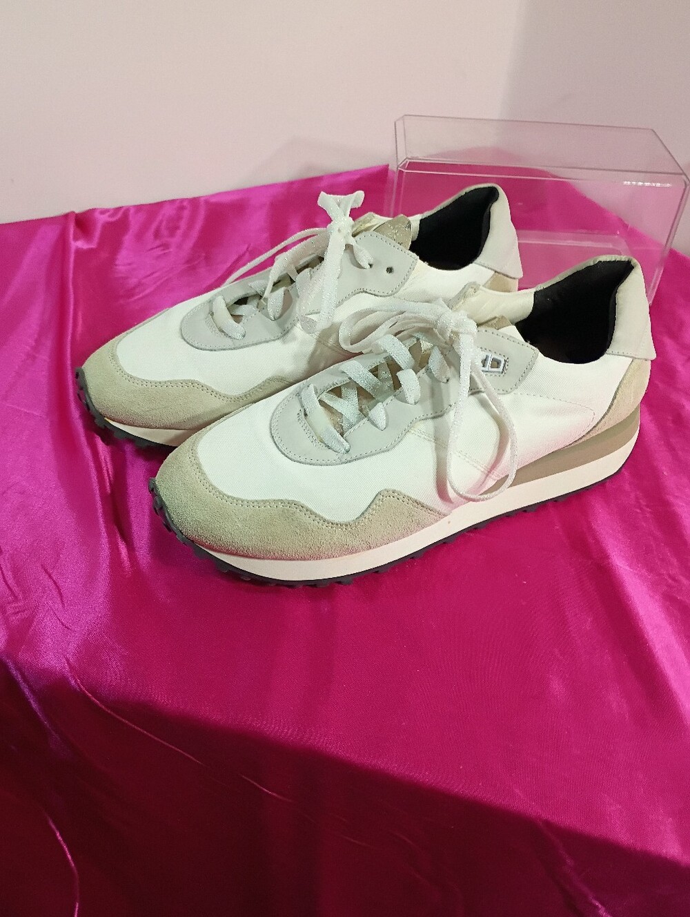 P448 CANCUN LOW TOP SNEAKERS WOMEN'S SIZE 38 BEIGE WHITE  NEEDS NEW LACES